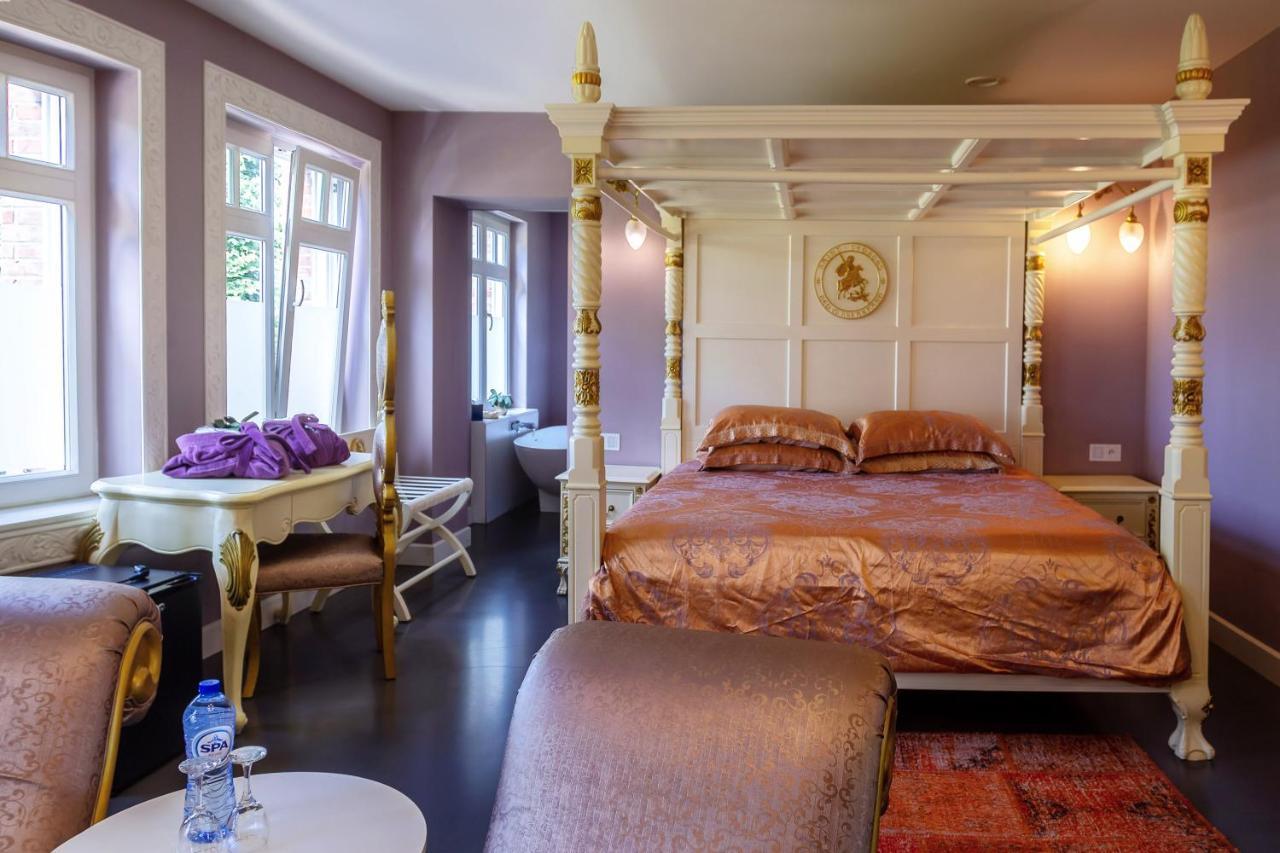 B&B Saint-Georges -Located In The City Centre Of Bruges- Dış mekan fotoğraf A suite at the hotel