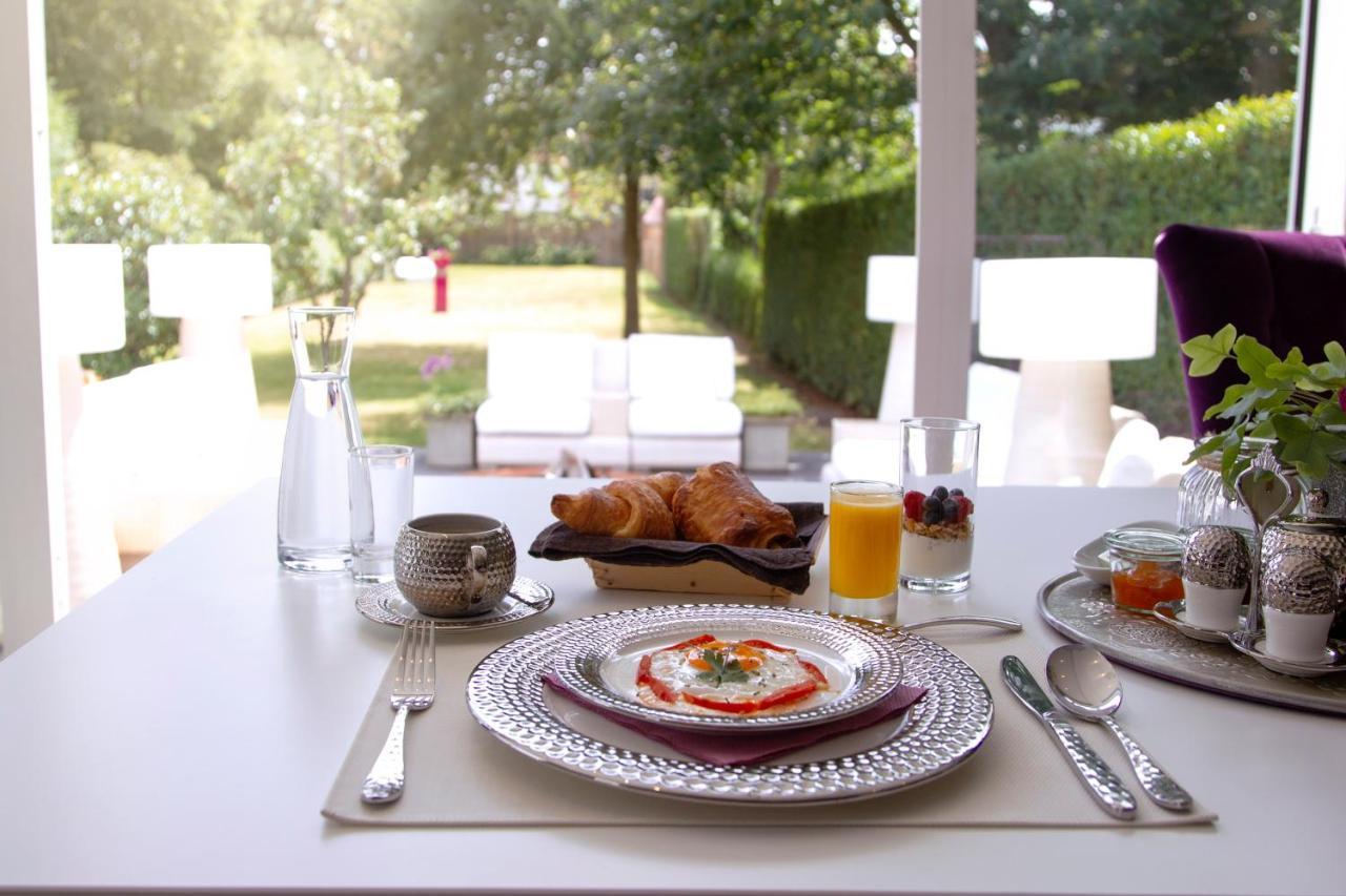 B&B Saint-Georges -Located In The City Centre Of Bruges- Dış mekan fotoğraf A place setting
