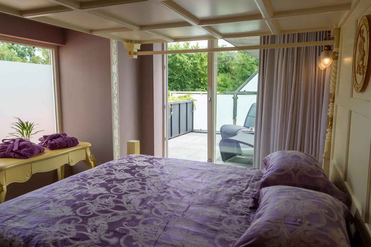 B&B Saint-Georges -Located In The City Centre Of Bruges- Dış mekan fotoğraf A bedroom at the hotel